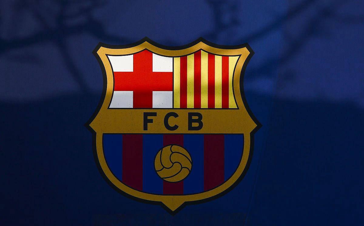 巴塞罗那稳居西甲榜首，法兰克福防线漏洞频出引关注